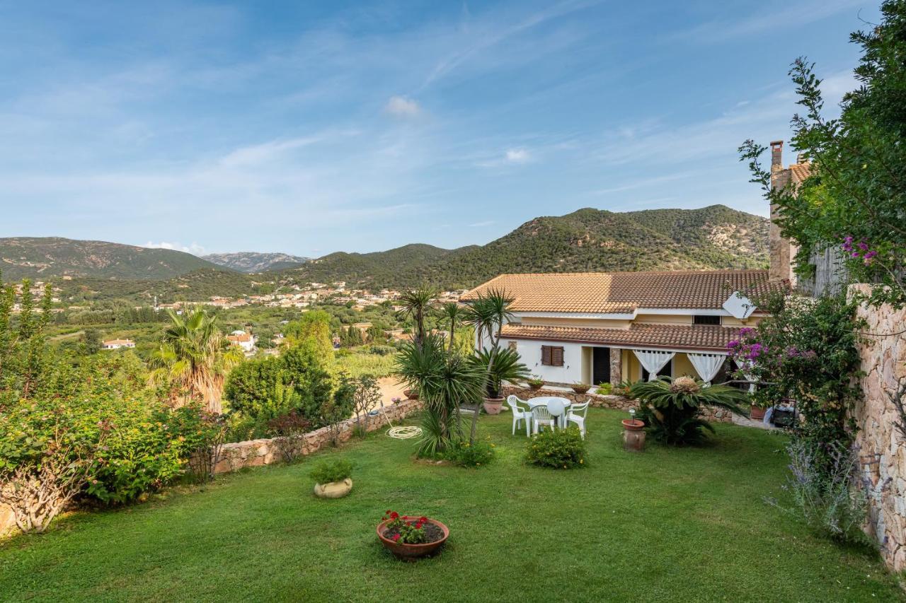 Appartamento Chia Grande Exterior foto